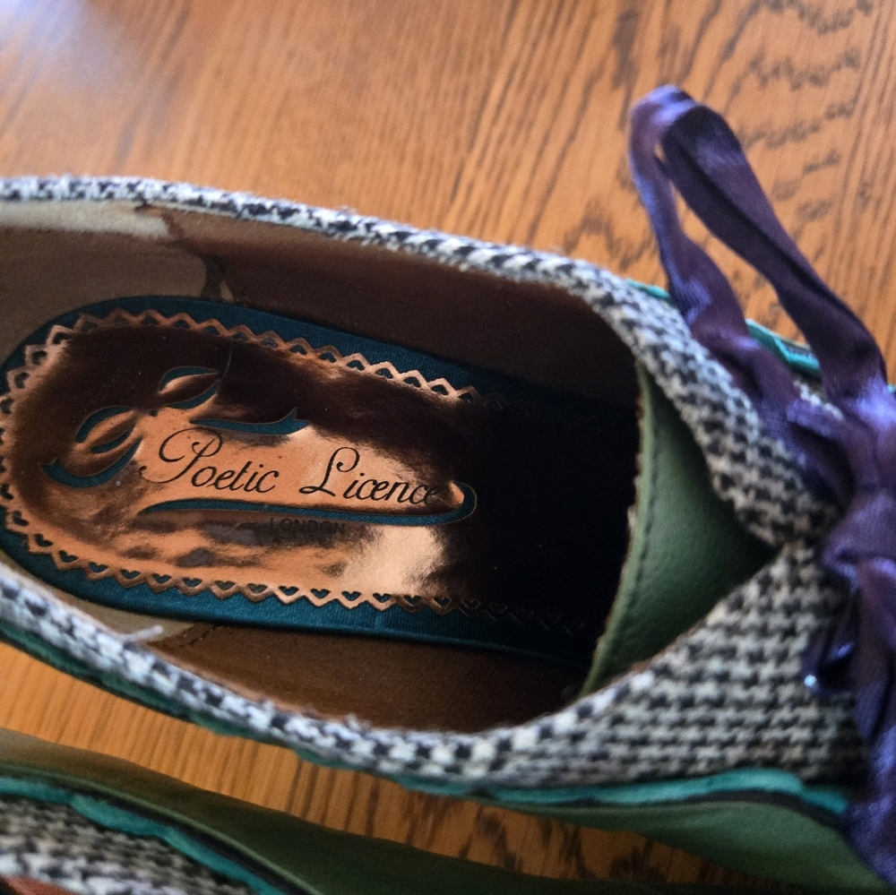Poetic License Shoes. Size 8/ 39 Emerald Green - Picture 4 of 16